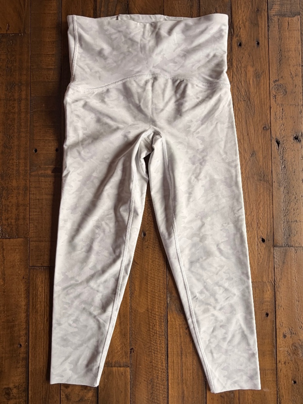 SPANX Booty Boost Camo Leggings Light Beige Cream High Rise Sculpting Size Large